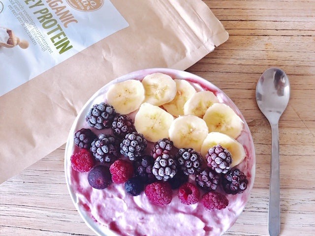 Bosvruchten banaan smoothie bowl