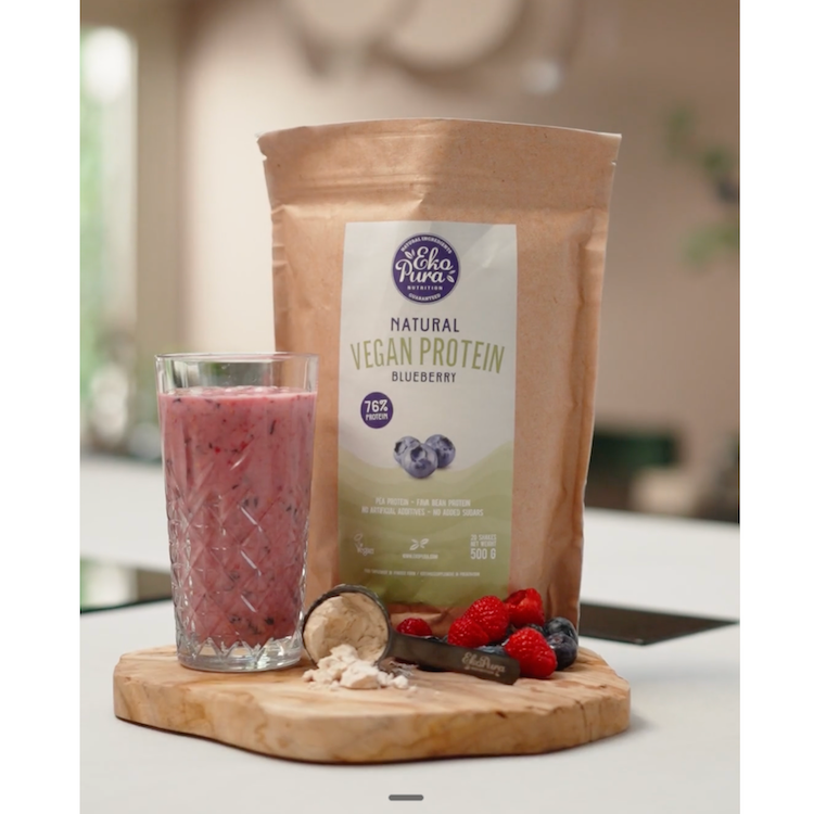 How to prepare a vegan protein shake with Ekopura vegan protein blueberry